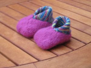 Stricken für Kinder – Babyschuhe stricken aus Filzwolle