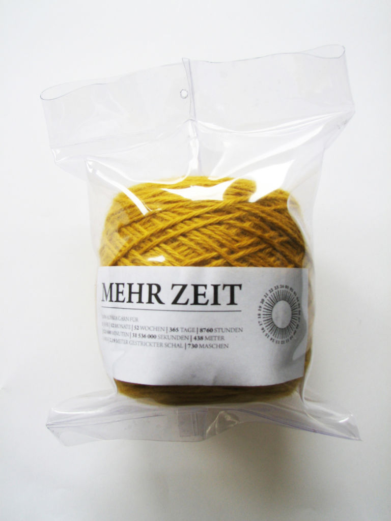 Knitting Clock Siren Elise Wilhelmsen – 365 Knitting Clock 365 Knitting Clock | Photo Credits: Miriam Lehnart Knitting Clock Siren Elise Wilhelmsen – 365 Knitting Clock