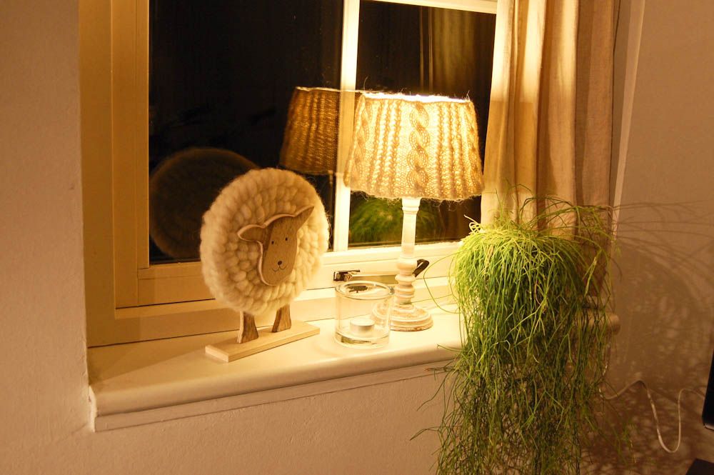 Landhausstil Lampe - Fenster gemütlich