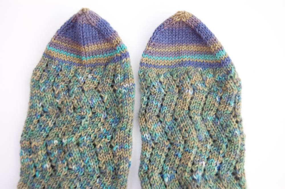 Regia Pairfect Socken stricken Rollrand Zackenmuster-12