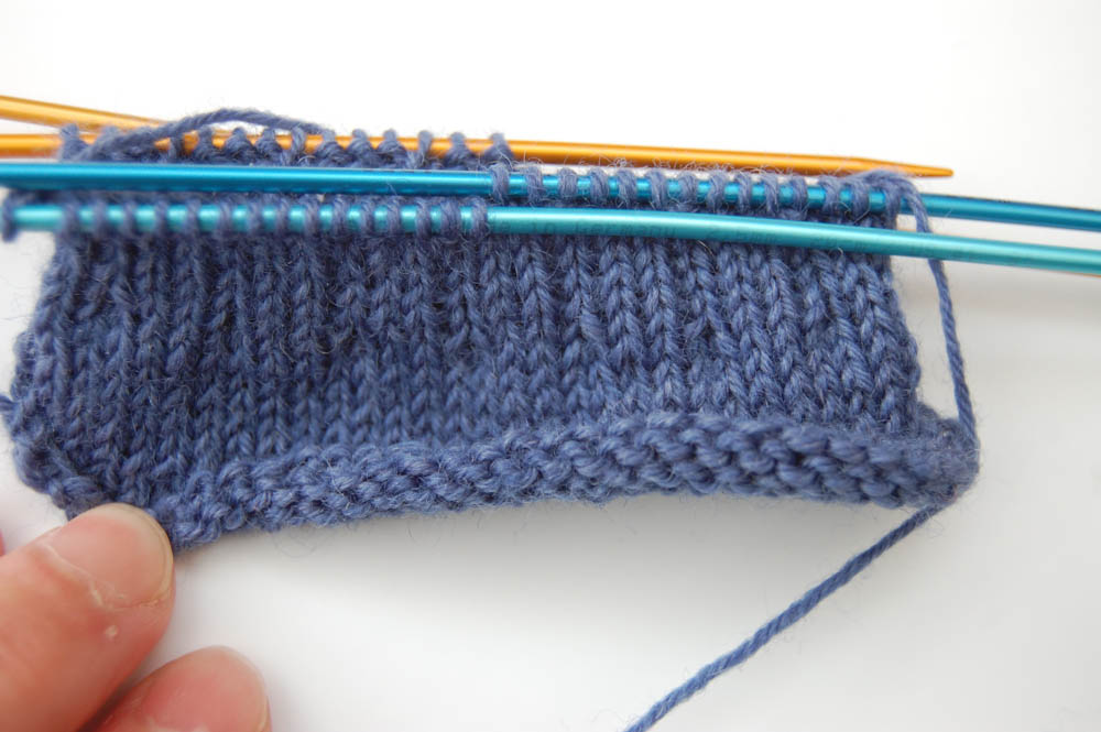 Regia Pairfect Socken stricken Rollrand Zackenmuster