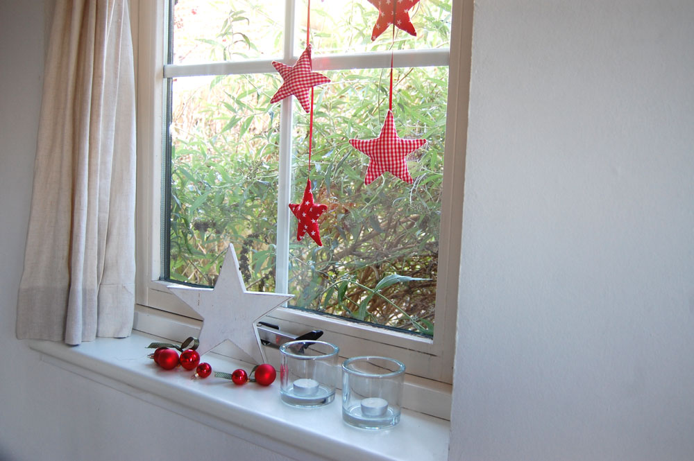 Tutorial: Christmas star sewing pattern as window decoration Tutorial: Christmas star sewing pattern