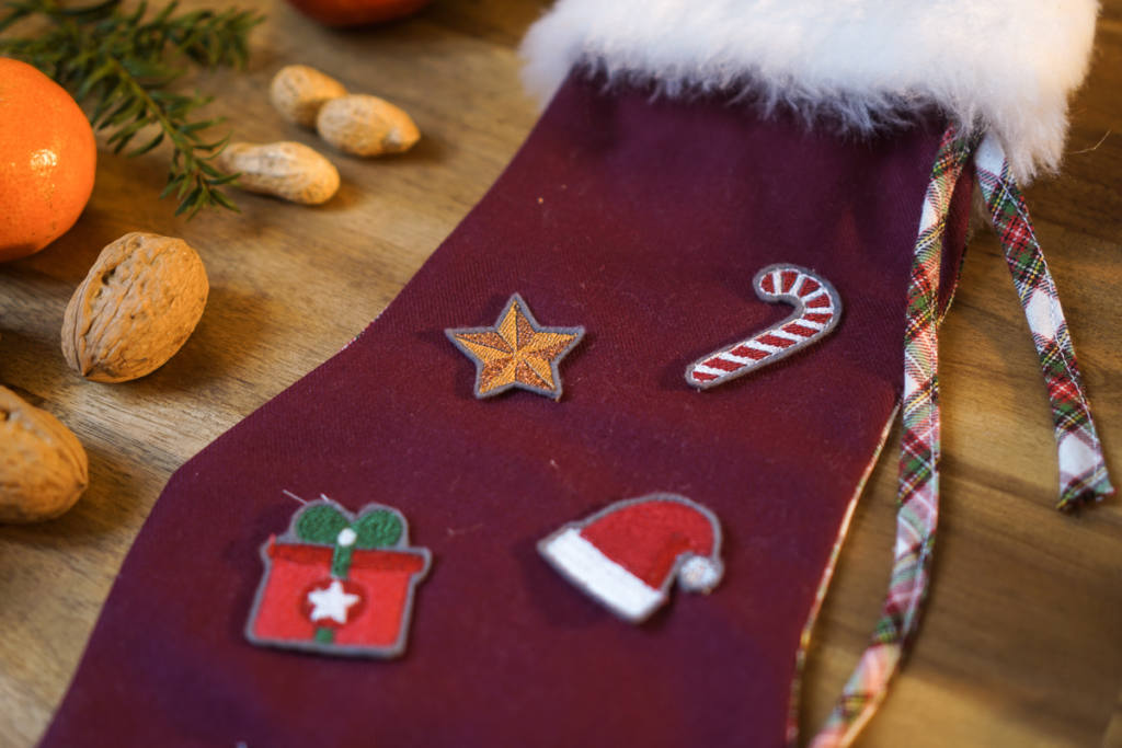 Nikolausstiefel nähen mit hübschen Stickmotiven von makema.de