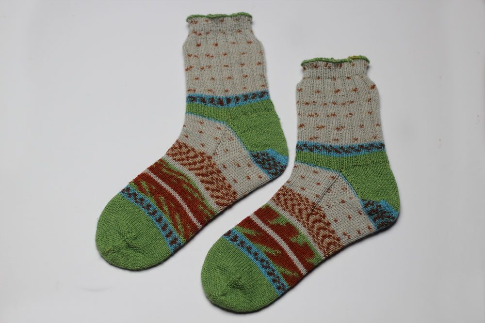 Toe Up Socken - fertige identische Socken