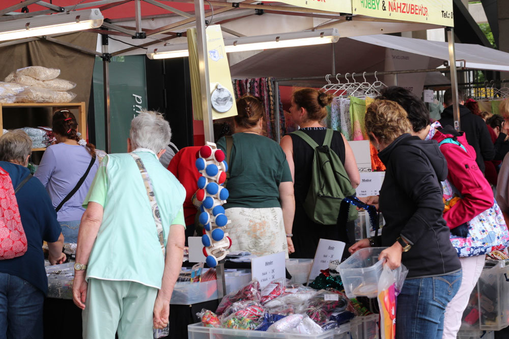 Kreativmarkt 11 Tipps für einen entspannten Einkauf auf dem Kreativmarkt Kölner Creativ Sommer 2017 - Andrang auf dem Kreativmarkt Kreativmarkt 11 Tipps für einen entspannten Einkauf auf dem Kreativmarkt