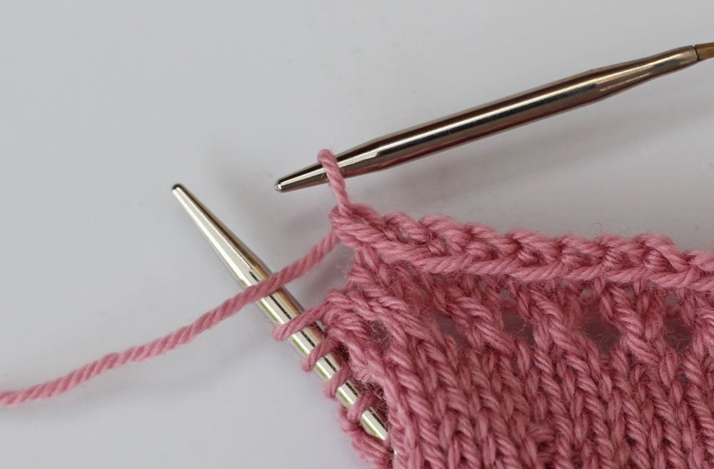 Armstulpen stricken mit Sockenwunder - elastisches Abketten