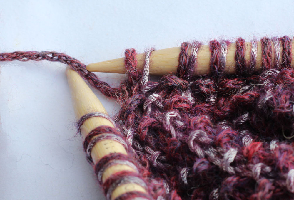 Loop mit Hebemaschen stricken - mix&knit - Maschen abwechselnd