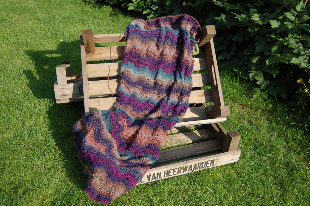 Gemacht mit Liebe und Wolle: Schal stricken mit Wellenmuster