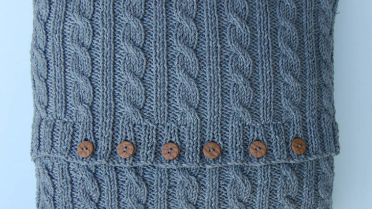 Kissen mit Zopfmuster stricken-8