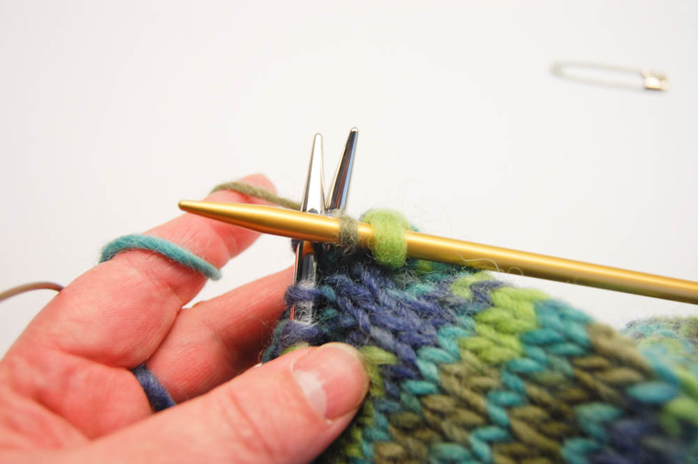 gestrickte Filzhülle für die Wärmflasche