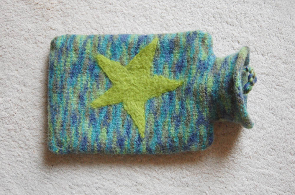gestrickte Filzhülle für Wärmflasche