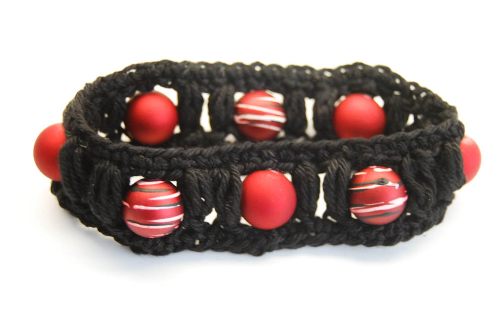 armband häkeln Anleitung: Armband häkeln mit Büschelmaschen armband häkeln Anleitung: Armband häkeln mit Büschelmaschen