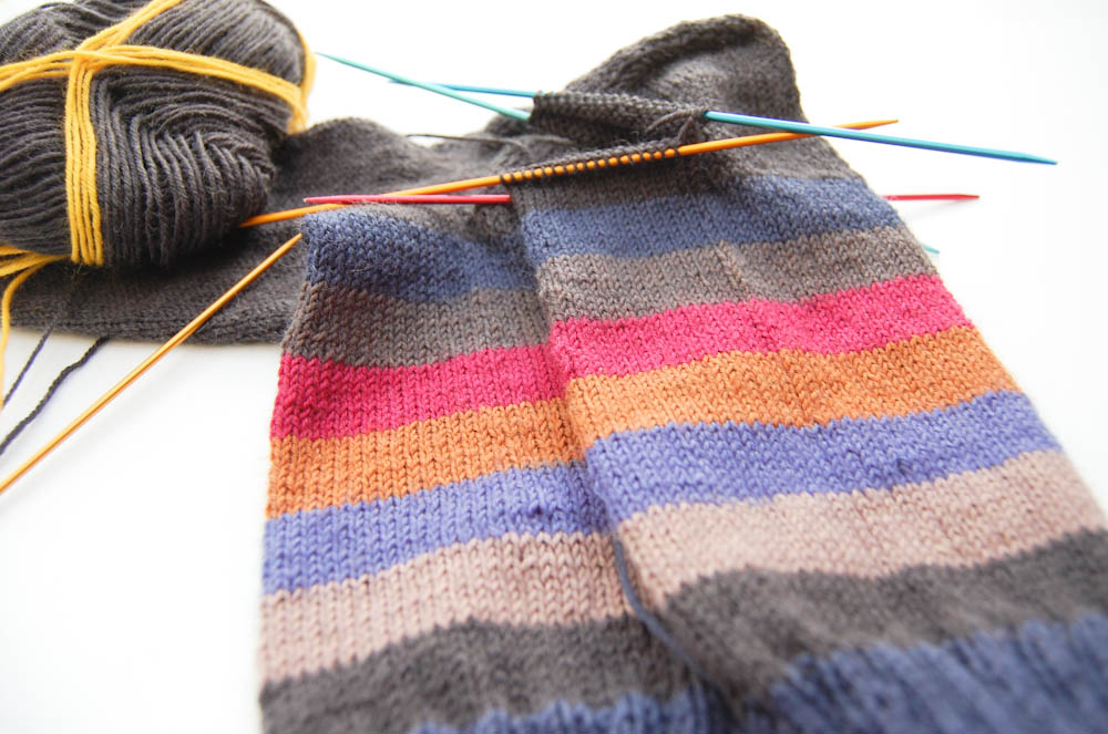 Identische Socken Stricken mit Regia Pairfect von Schachenmayr
