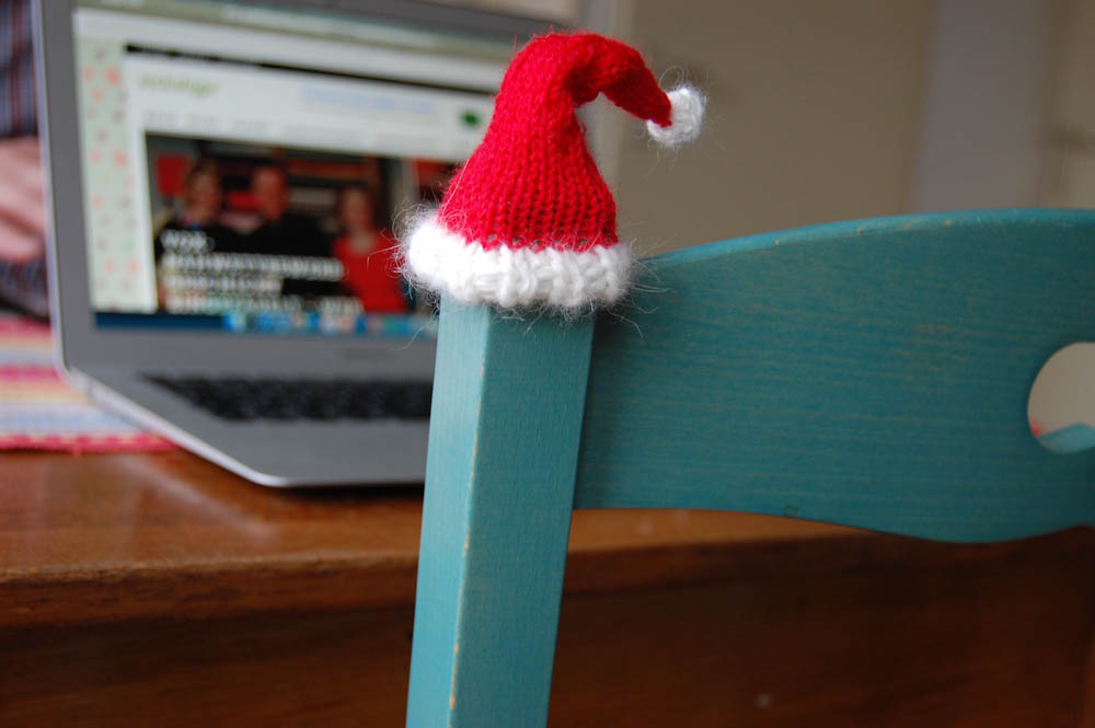 Weihnachtsdeko selber machen – Nikolausmütze stricken
