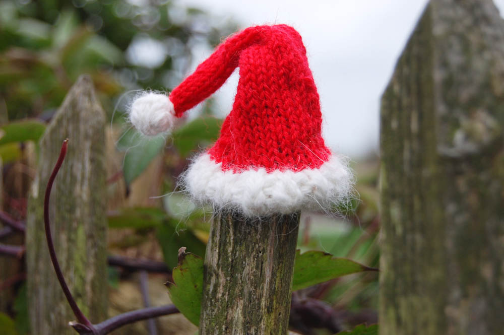 Nikolausmütze stricken Anleitung: Kleine Nikolausmütze stricken kleine Nikolausmütze stricken - Deko Zaun Nikolausmütze stricken Anleitung: Kleine Nikolausmütze stricken