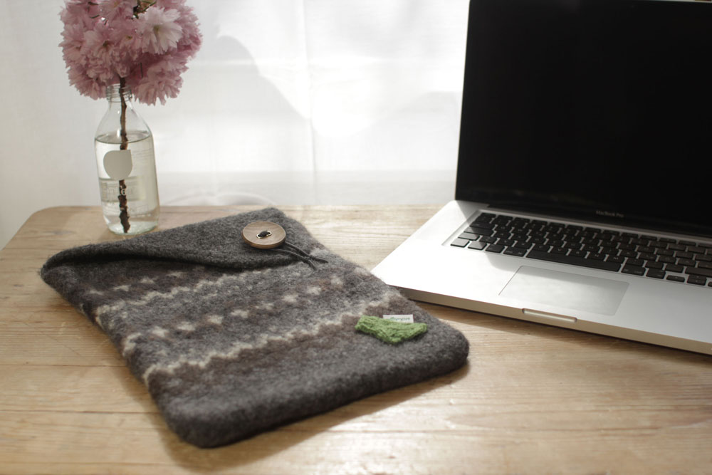 Gemacht mit Liebe und Wolle: Laptoptasche stricken im Norwegermuster