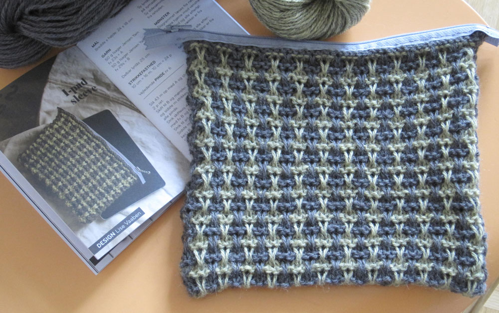 Geschenke stricken - Tablet-Täschchen - Ideen in Strick