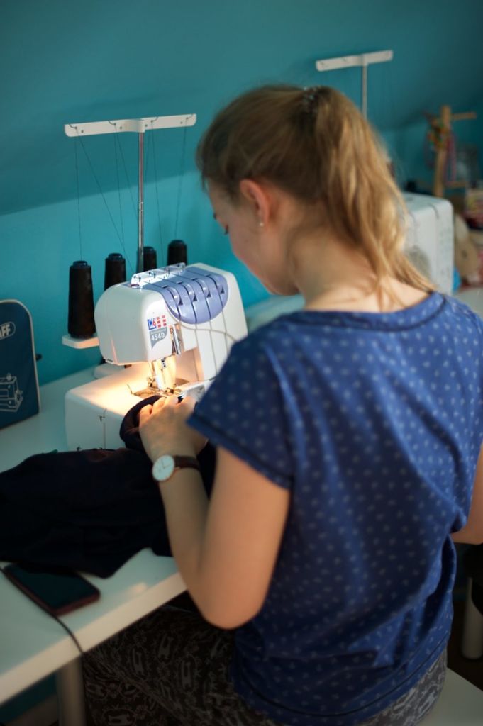 Schwesterherz an der Overlock