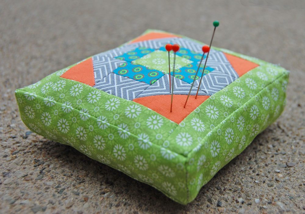 6 Köpfe 12 Blöcke Februar Quilt Along 2017 - Churn Dash-Nadelkissen