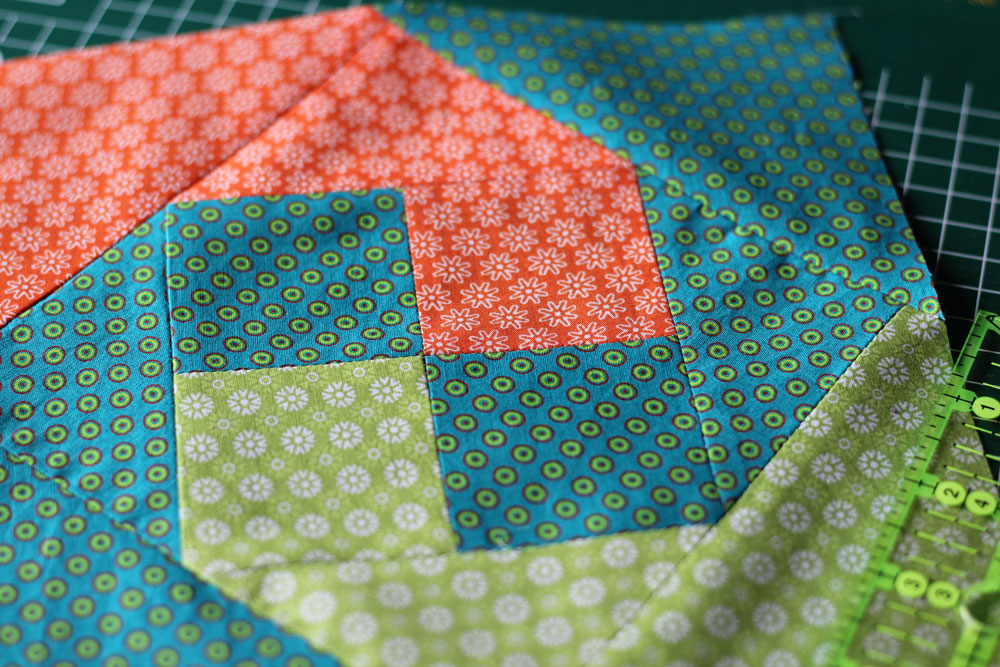 6 Köpfe 12 Blöcke Juli, Quilt-Along, Snail's Trail