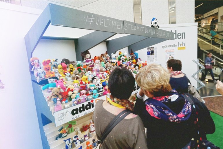 häkelhelden - Weltmeister mit den Häkelhelden – eine Charityaktion - photo Weltmeister mit den Häkelhelden