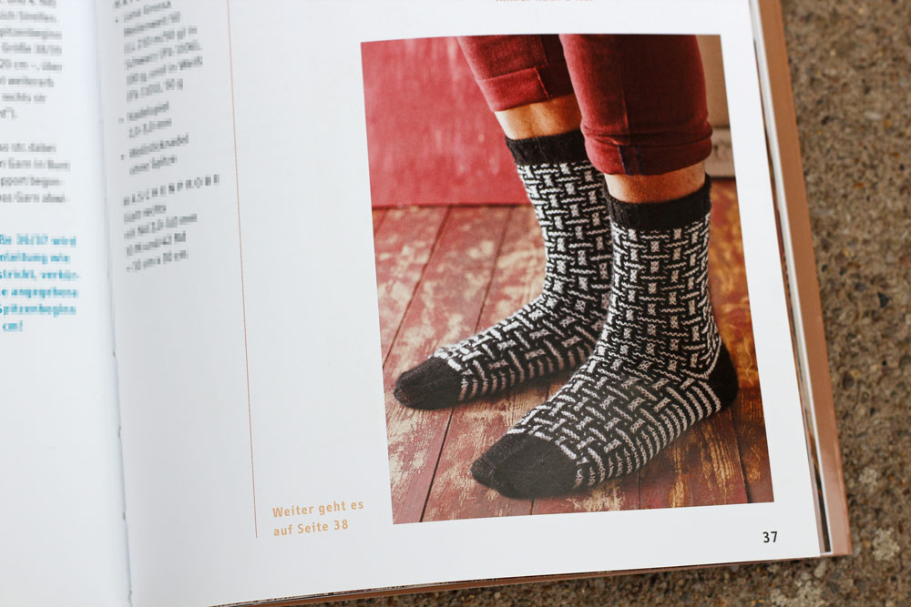 Mosaik-Muster stricken - Socken Verpflechtungen