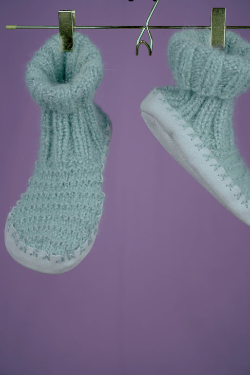 hüttenschuhe mit ledersohle stricken Kostenlose Anleitung: Hüttenschuhe mit Ledersohle stricken Hüttenschuhe stricken mit Ledersohle von PRYM hüttenschuhe mit ledersohle stricken Kostenlose Anleitung: Hüttenschuhe mit Ledersohle stricken