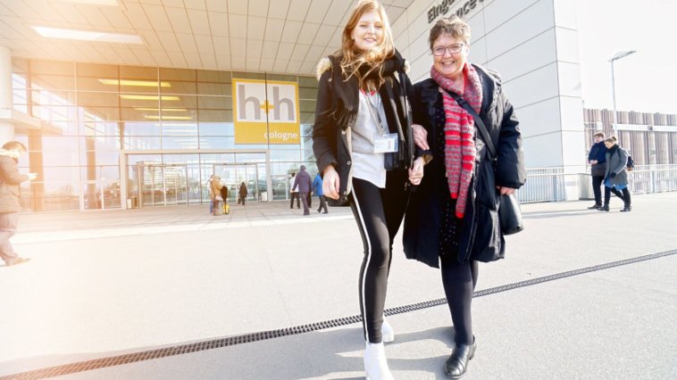 Bekanntschaften hh Flughafen Hamburg - Startseite