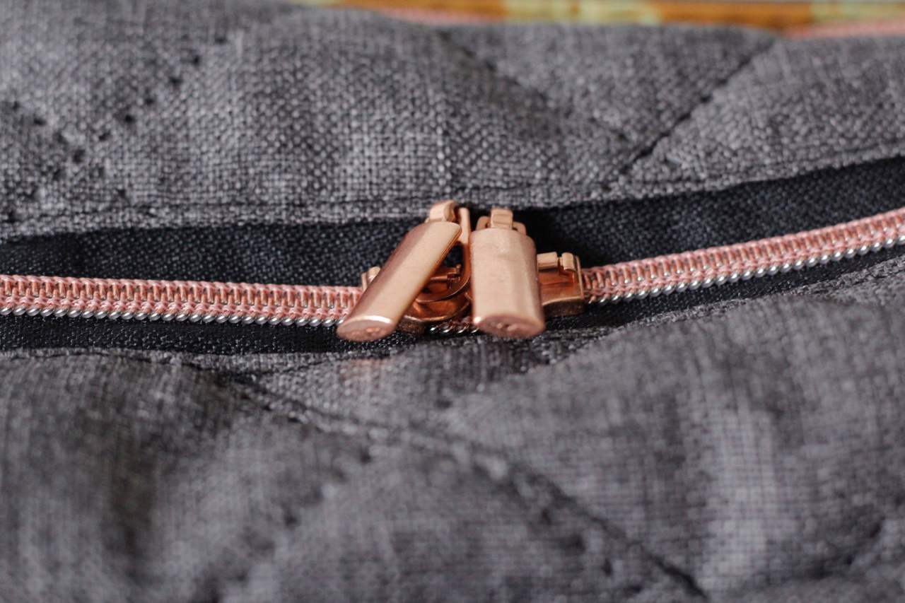 MachDeinDing Rucksack - roségoldene Zipper und Reißverschlüsse