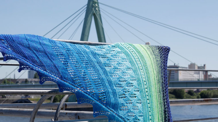 dreieckstuch stricken Dreieckstuch stricken mit dekorativer Spitzenkante – Tuch Vicky Dreieckstuch stricken - Blick auf Severinsbrücke Köln dreieckstuch stricken Dreieckstuch stricken mit dekorativer Spitzenkante – Tuch Vicky