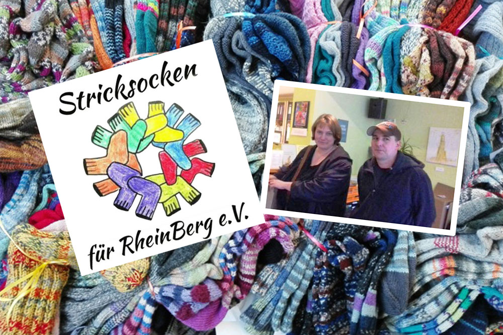 Stricksocken für RheinBerg - Titelbild mit Logo und Vereinsmitgliedern