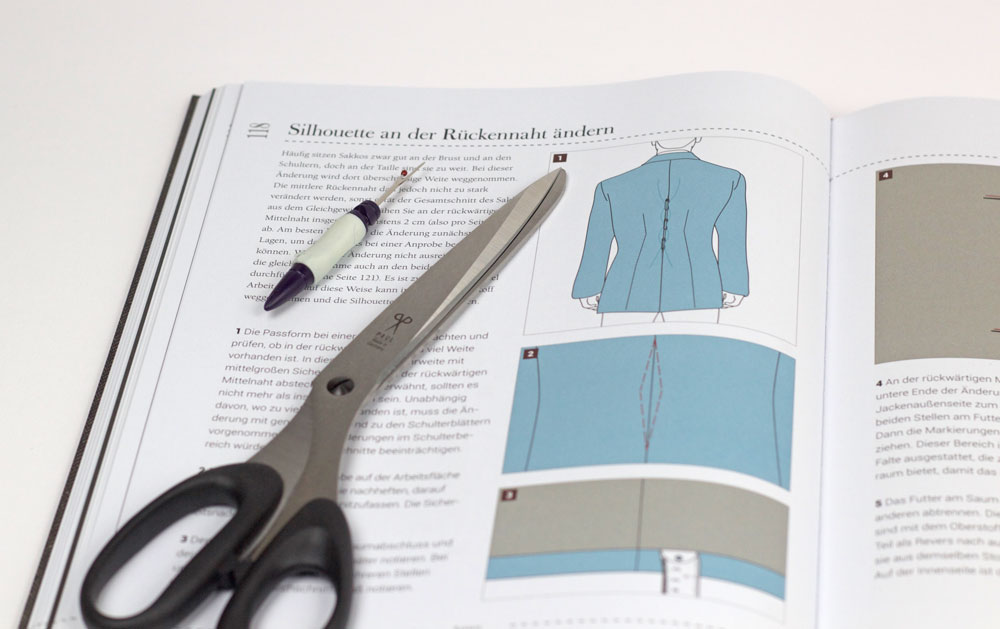 Einfach Kleidung ändern: Damit der zu weite Blazer bald wieder zu einem Liebling wird, sollte er entsprechend geändert werden.