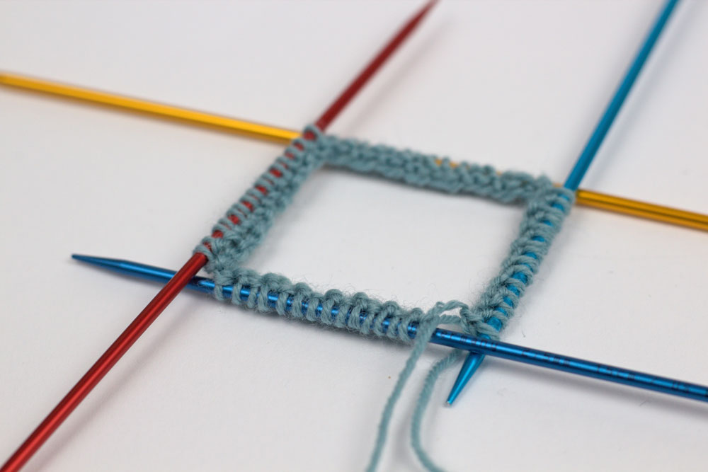 sockshypeSockenstricken-KAL - Die erste Runde ist bereits gestrickt.