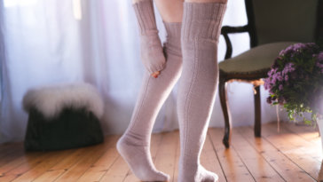 Overknee Strümpfe stricken »DISA« mit der Strickanleitung