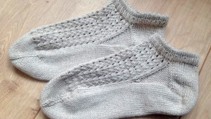 GretaSocks von Anne-Marit in dezentem Weiß.