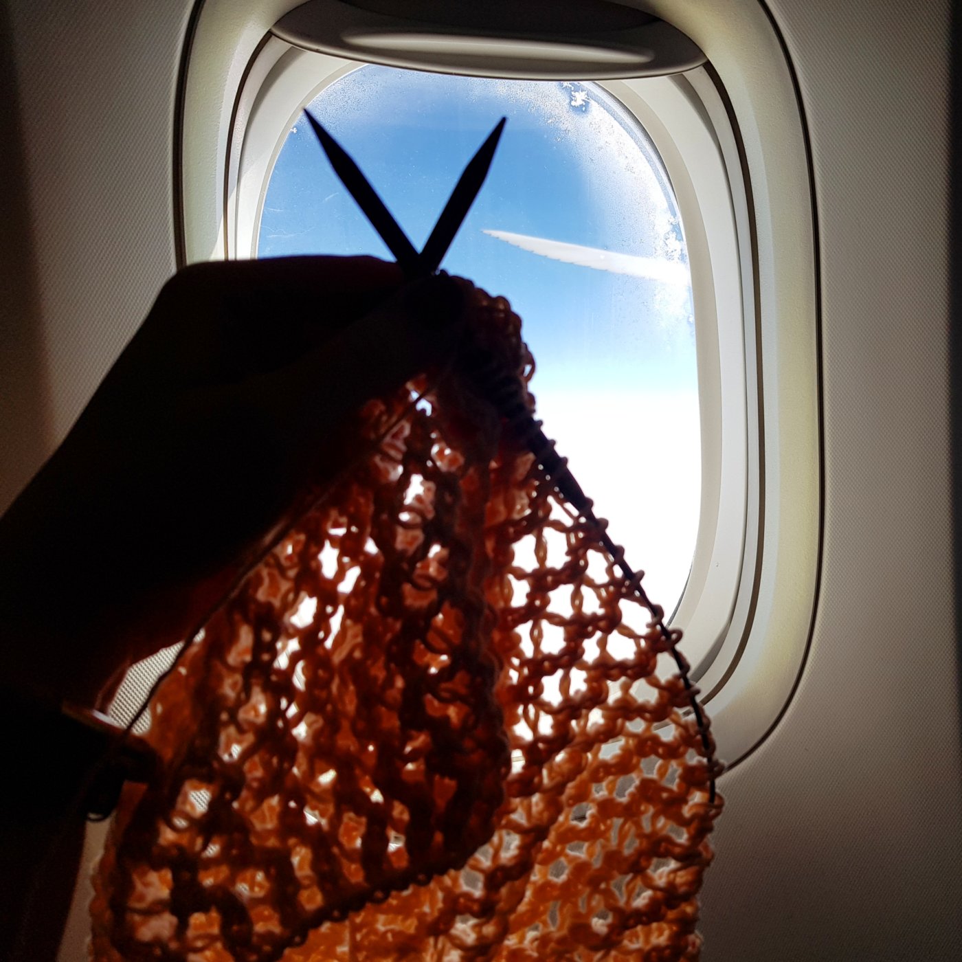 Stricken im Flugzeug - Katha hat noch nie Probleme gehabt, ihr Strickzeug im Handgepäck mitzunehmen