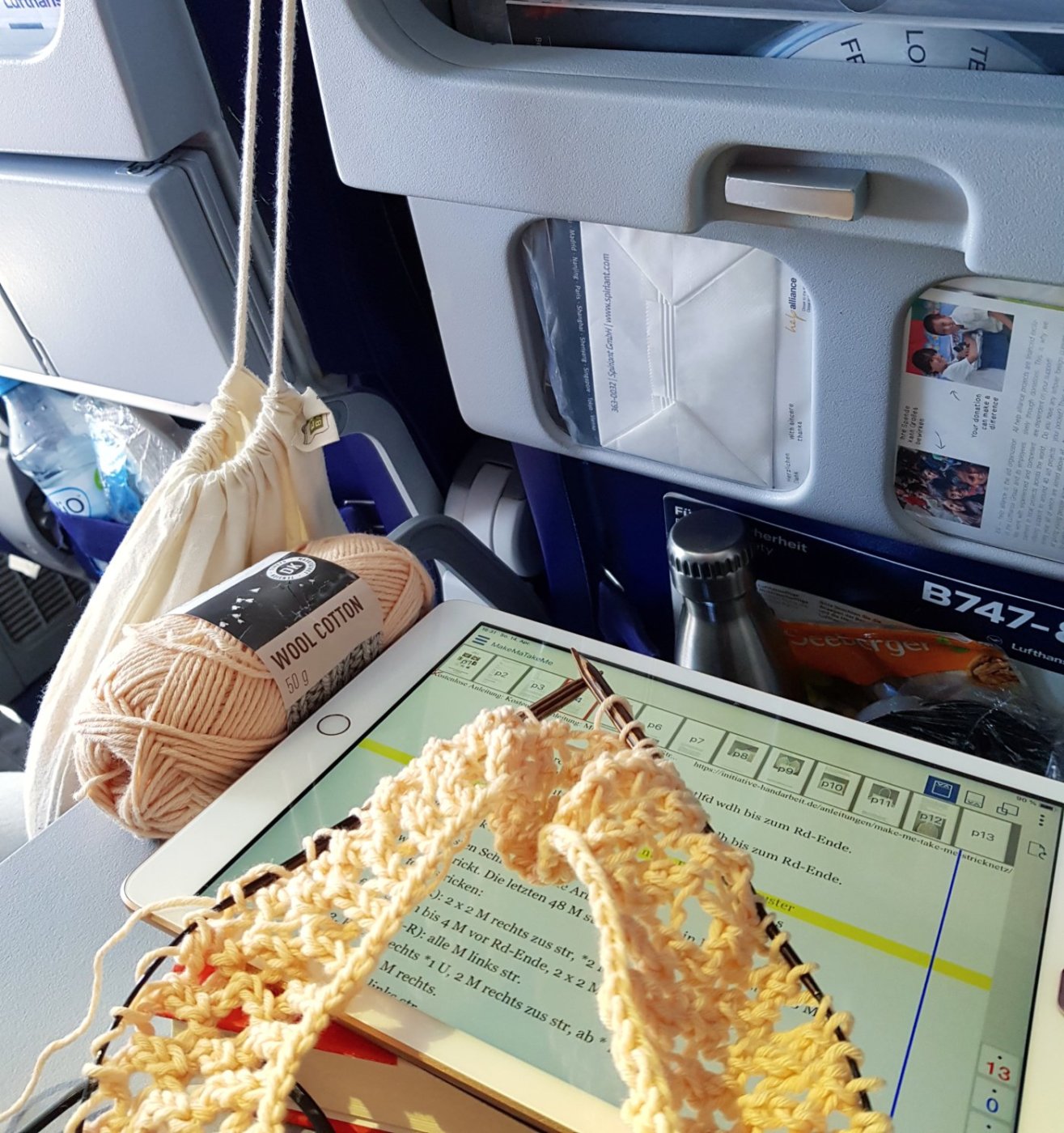 Stricken im Flieger ist eine gute Zeitüberbrückung.