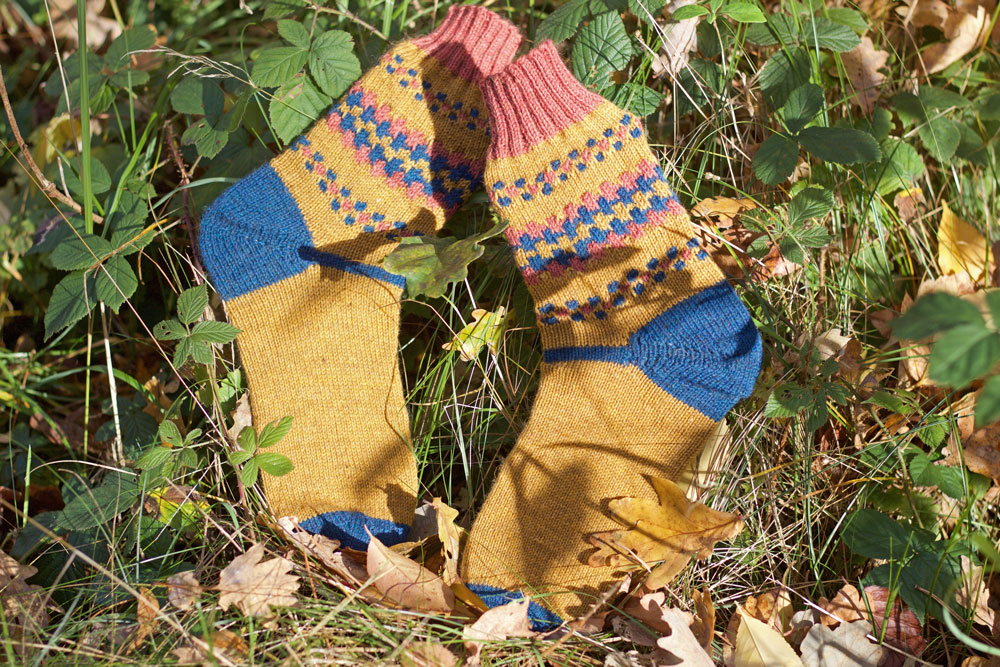 Farblich werden die FinnSocks in richtigen Herbstfarben gestrickt.