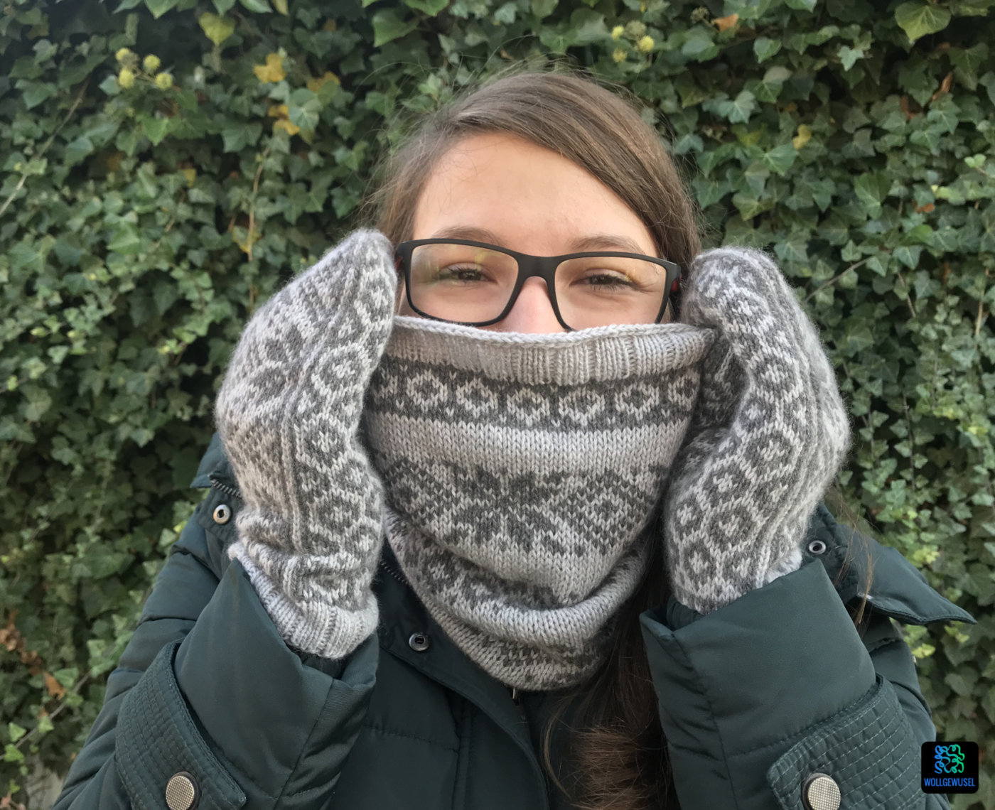 Meine Träumchen, Fäustlinge und Cowl im Jacquardmuster