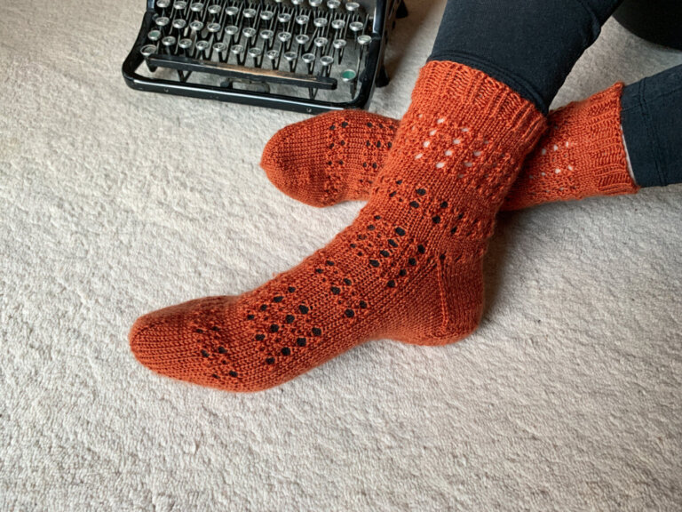 MailaSocks - toe up socken mit Lochmusterfr