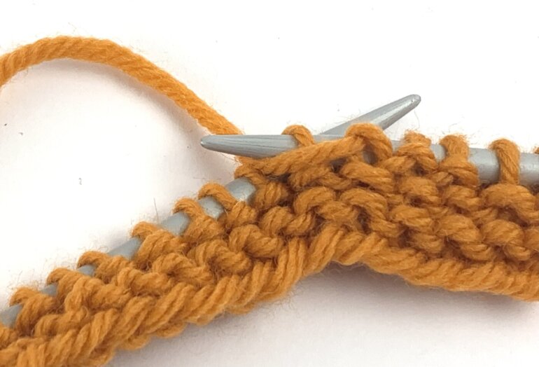 Linke Maschen beim Combined Knitting