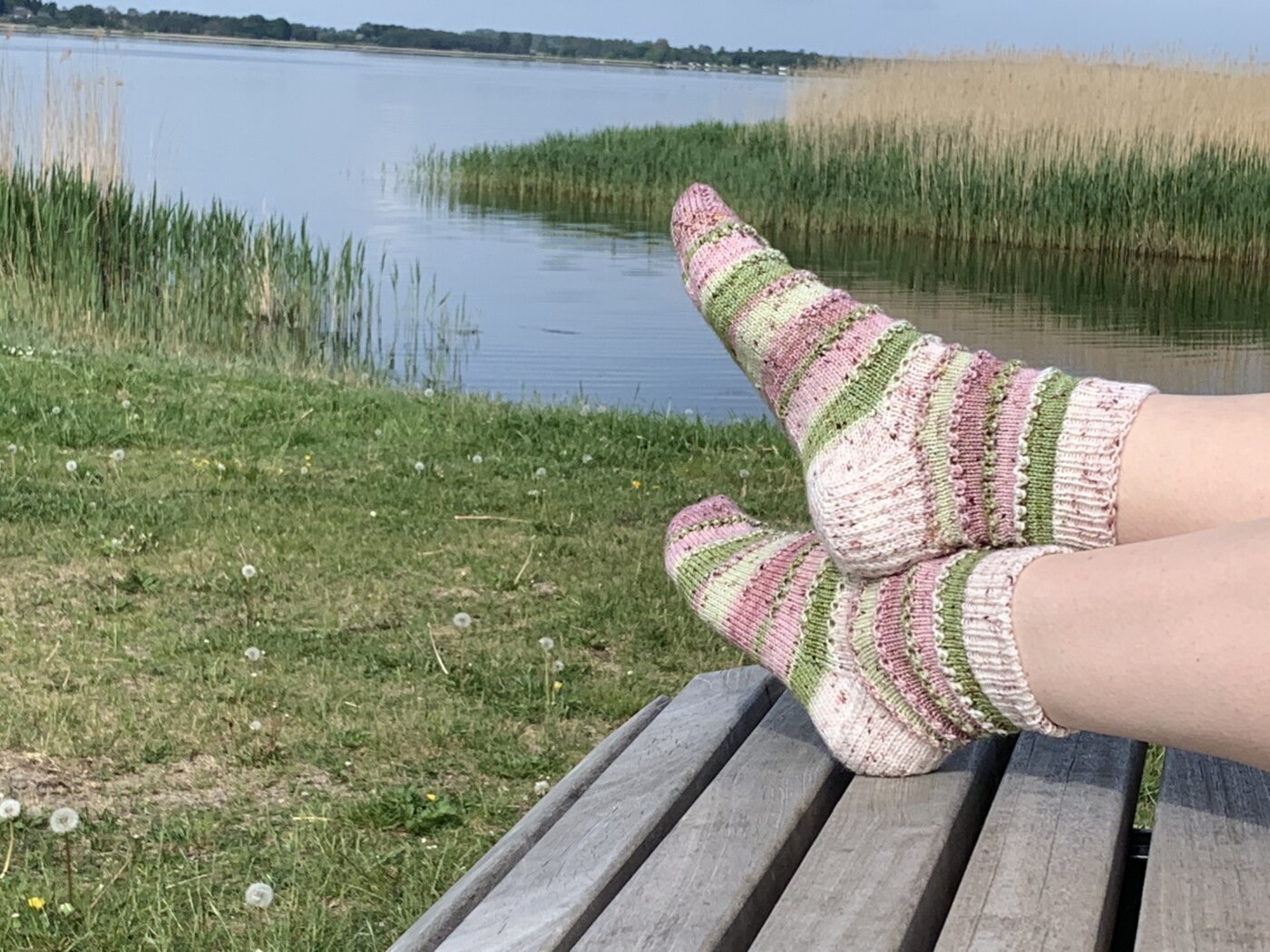 TildaSocks - Socken mit Dekorstreifen - in fünf verschiedenen Farben - Sockenstricken die Königsdisziplin