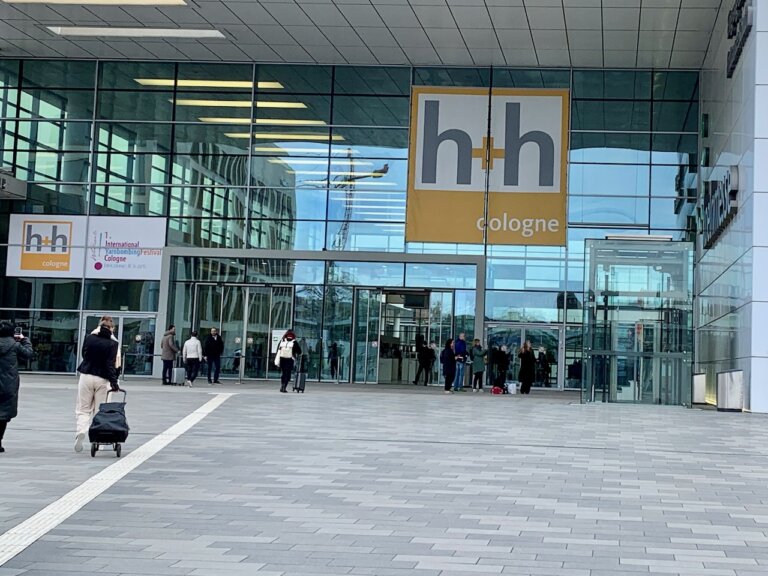 h + h cologne 2023 - Eingang zur Messe