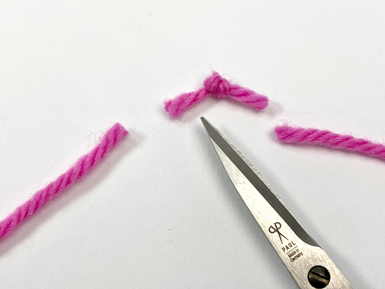 Knoten im Knäuel sollte herausgeschnitten und neu angesetzt werden.