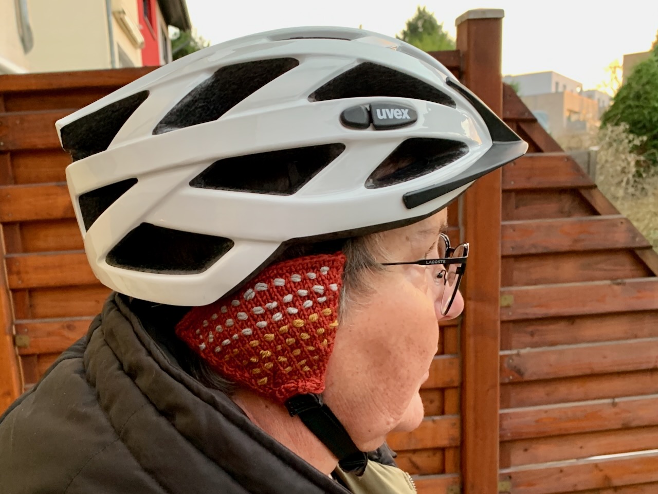 Ohrenwärmer für den Fahrradhelm stricken