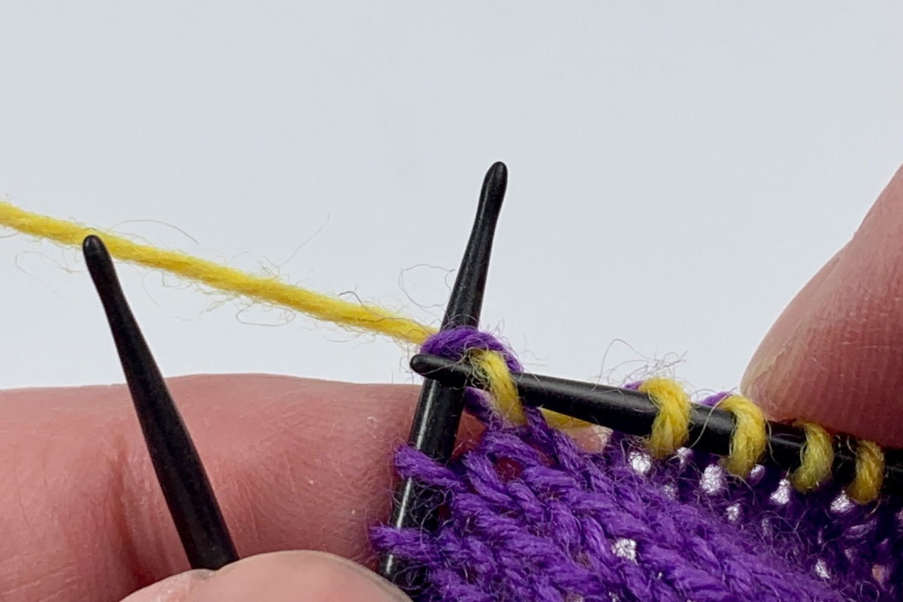 Zu fest stricken - mit der Nadelspitze