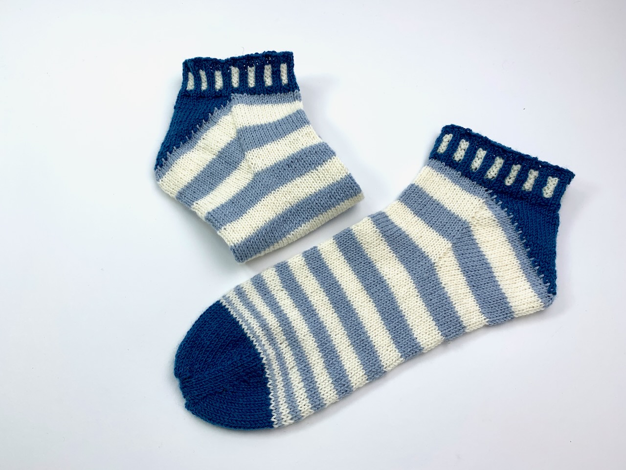 Toe Up Sneaker-Socken XenieSocks mit drei unifarbenen Sockenwollreste