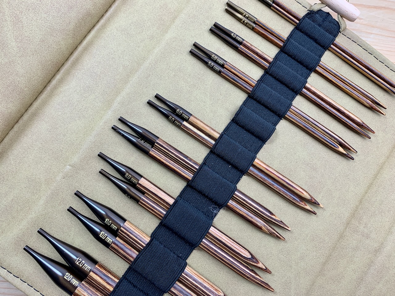 Stricknadeln verschwinden - eine Lücke im Ordnungssystem